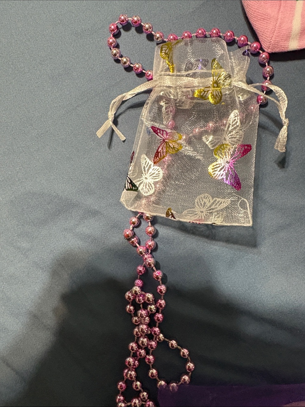 Girls Pink Gift Bag with Pink Accessories Set - Picture 15 of 16